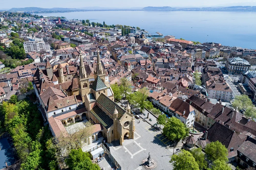 Neuenburg, Kanton Neuenburg – Umzug Neuenburg mit Zügelzentrum