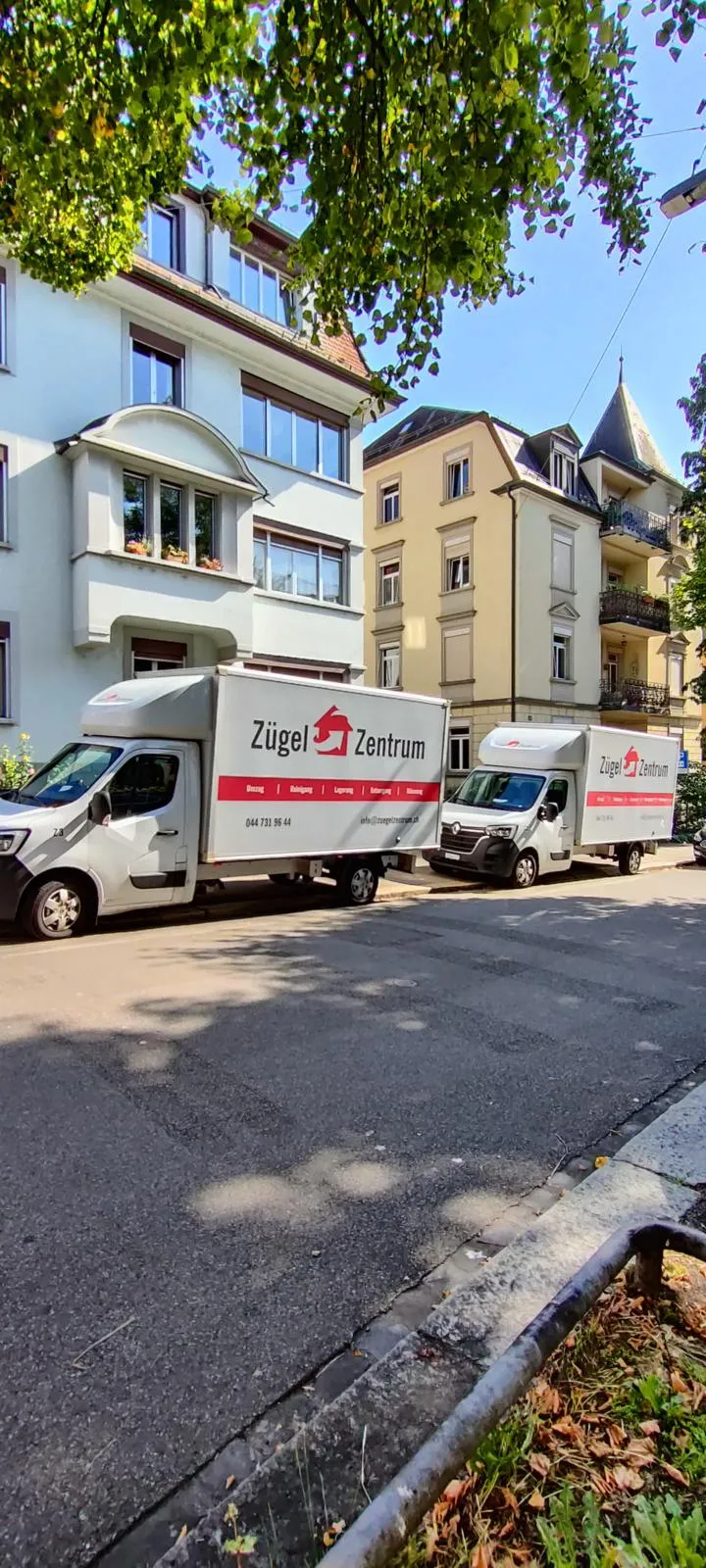 Lieferwagen von Zügelzentrum bei einem Privatumzug in Zürich